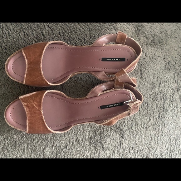 Chunky Velvet Heels - Picture 5 of 8